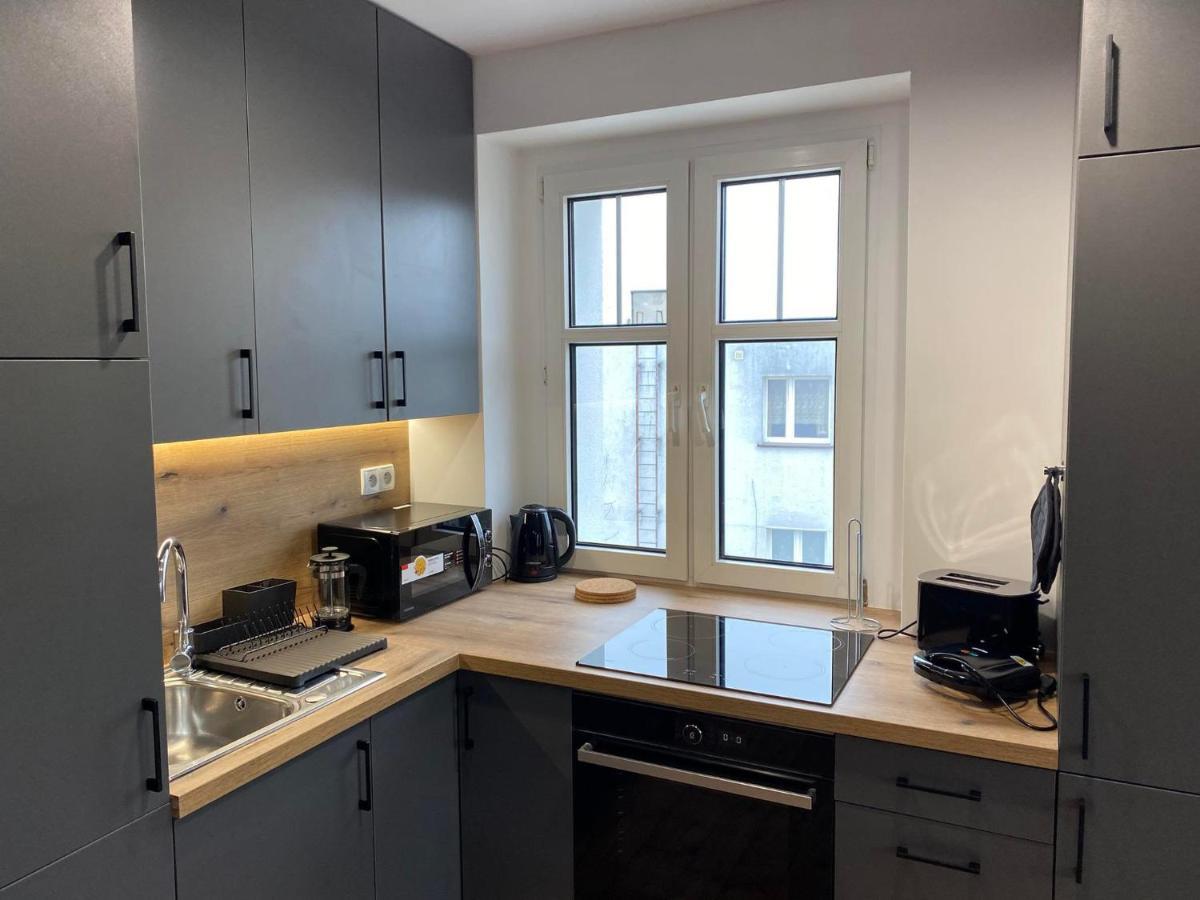 Apartment Dekerta 8/5 *